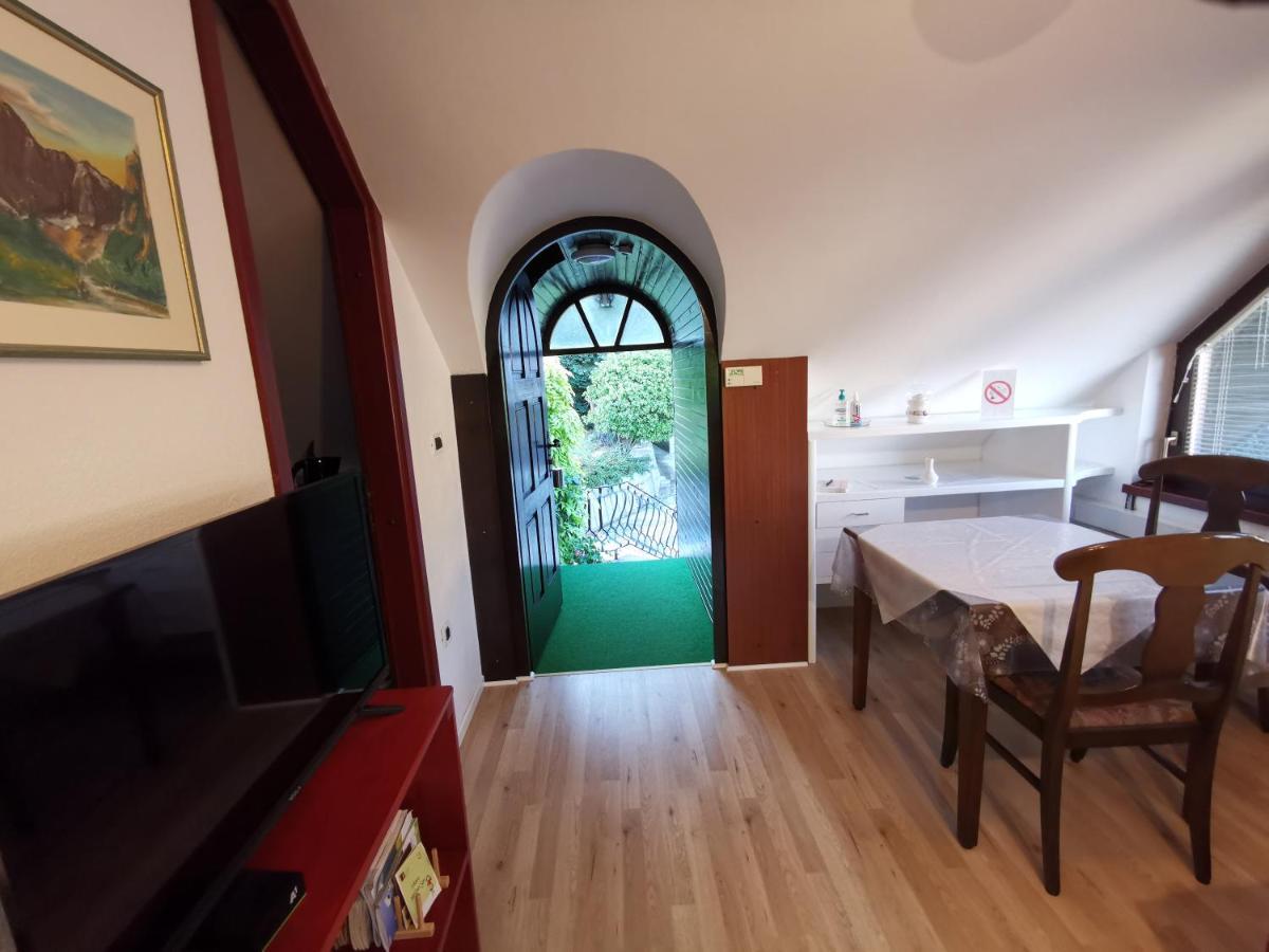 Apartmaji Mak Jesenice Buitenkant foto