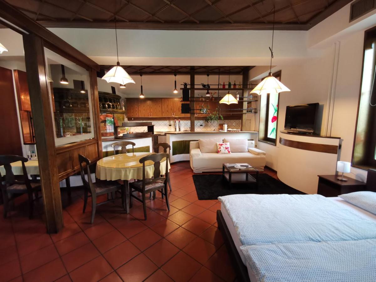 Apartmaji Mak Jesenice Buitenkant foto
