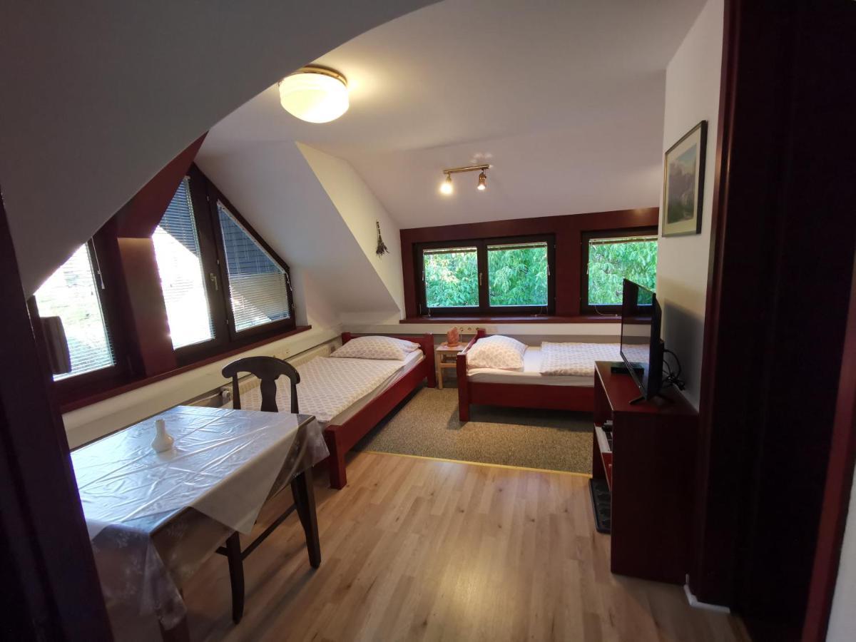 Apartmaji Mak Jesenice Buitenkant foto